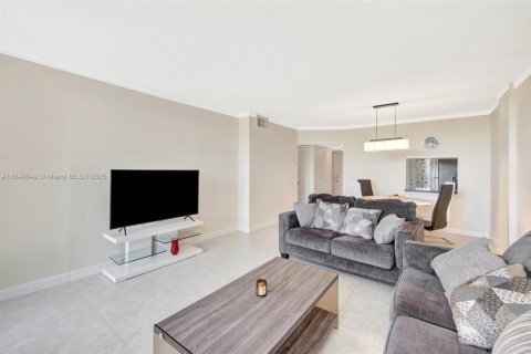 Condominio en alquiler en Hallandale Beach, Florida, 2 dormitorios, 111.48 m2 № 1867337 - foto 19