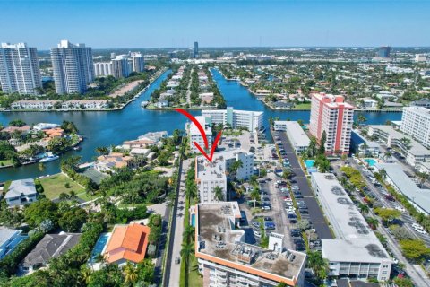Condominio en alquiler en Hallandale Beach, Florida, 2 dormitorios, 111.48 m2 № 1867337 - foto 10