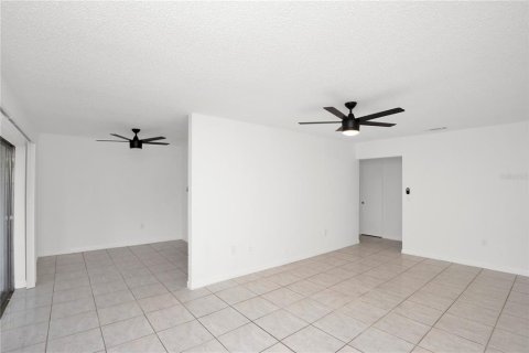 Condo in Orlando, Florida, 3 bedrooms  № 1808368 - photo 9