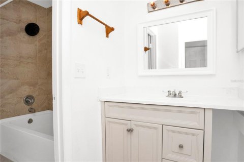 Condo in Orlando, Florida, 3 bedrooms  № 1808368 - photo 29