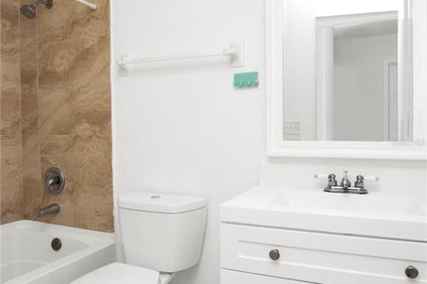 Condo in Orlando, Florida, 3 bedrooms  № 1808368 - photo 22