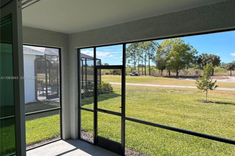 Villa ou maison à vendre à Lehigh Acres, Floride: 3 chambres, 171.78 m2 № 2025495 - photo 6
