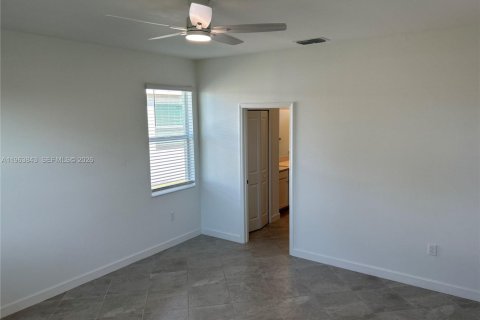 Villa ou maison à vendre à Lehigh Acres, Floride: 3 chambres, 171.78 m2 № 2025495 - photo 15