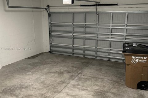 Villa ou maison à vendre à Lehigh Acres, Floride: 3 chambres, 171.78 m2 № 2025495 - photo 22