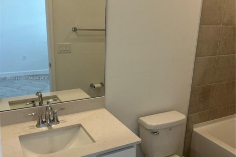 Villa ou maison à vendre à Lehigh Acres, Floride: 3 chambres, 171.78 m2 № 2025495 - photo 9