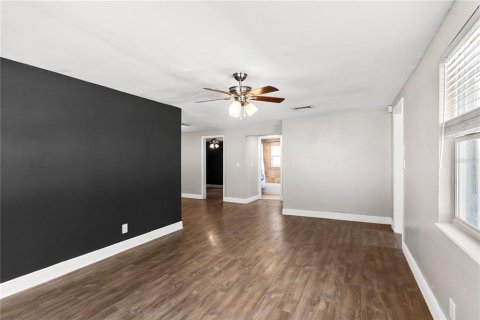 Villa ou maison à vendre à Tampa, Floride: 3 chambres, 103.31 m2 № 2258803 - photo 6