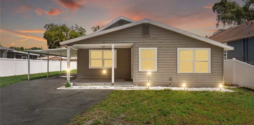 Villa ou maison à Tampa, Floride 3 chambres, 103.31 m2 № 2258803