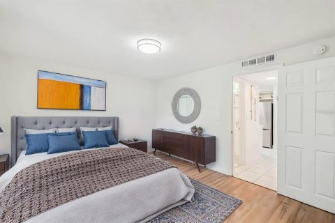 Condominio en venta en New Port Richey, Florida, 1 dormitorio, 57.97 m2 № 1582682 - foto 4