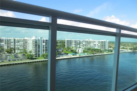 Copropriété à louer à Hollywood, Floride: 1 chambre, 84.17 m2 № 2007455 - photo 6