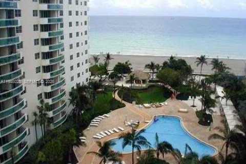 Copropriété à louer à Hollywood, Floride: 1 chambre, 84.17 m2 № 2007455 - photo 22