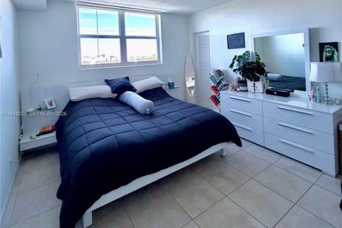 Copropriété à louer à Hollywood, Floride: 1 chambre, 84.17 m2 № 2007455 - photo 15