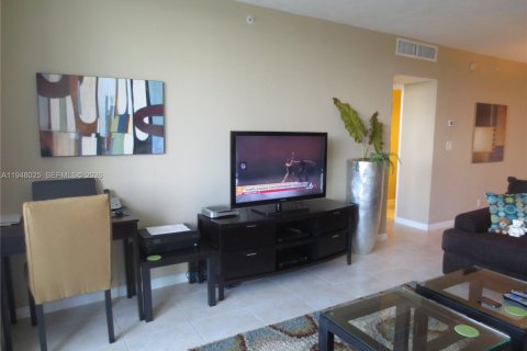 Copropriété à louer à Hollywood, Floride: 1 chambre, 84.17 m2 № 2007455 - photo 12