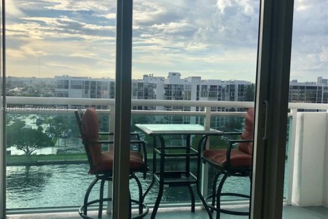 Copropriété à louer à Hollywood, Floride: 1 chambre, 84.17 m2 № 2007455 - photo 21