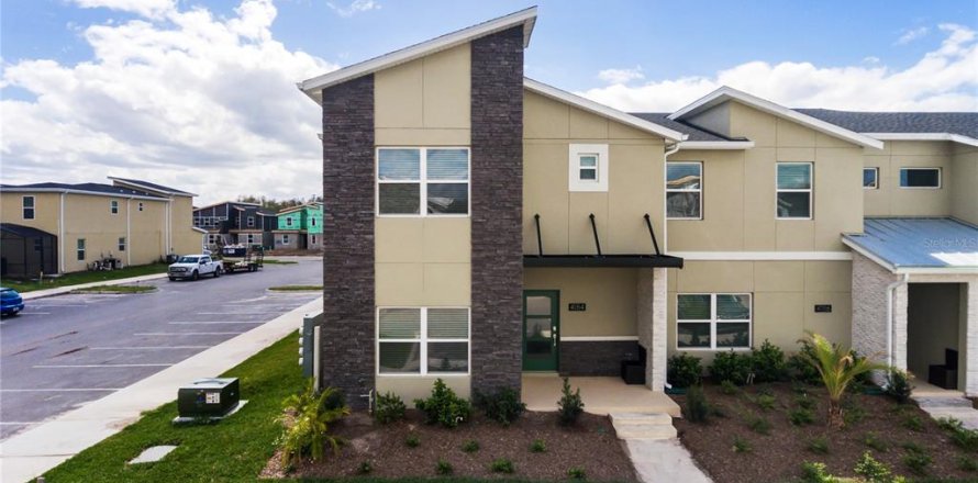 Townhouse in Kissimmee, Florida 5 bedrooms, 201.41 sq.m. № 1751391