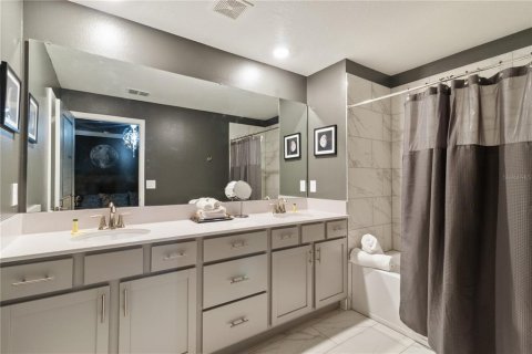 Townhouse in Kissimmee, Florida 5 bedrooms, 201.41 sq.m. № 1751391 - photo 13