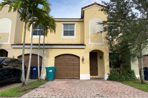 Touwnhouse à louer à Miami, Floride: 4 chambres, 173.73 m2 № 1931935 - photo 3