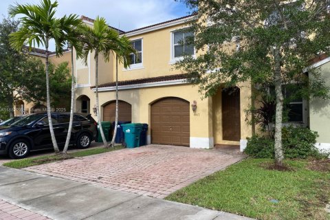 Touwnhouse à louer à Miami, Floride: 4 chambres, 173.73 m2 № 1931935 - photo 4