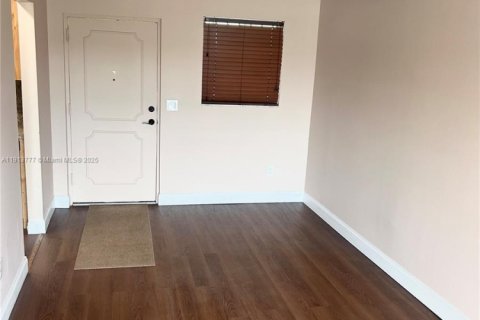 Condominio en venta en Miami, Florida, 2 dormitorios, 65.68 m2 № 2034506 - foto 11