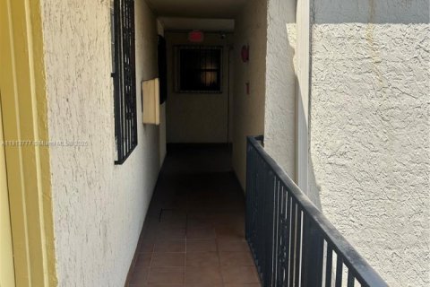 Condominio en venta en Miami, Florida, 2 dormitorios, 65.68 m2 № 2034506 - foto 9