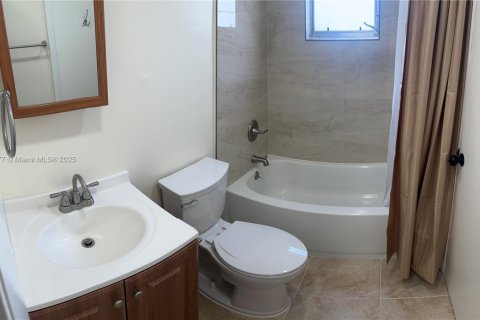 Condominio en venta en Miami, Florida, 2 dormitorios, 65.68 m2 № 2034506 - foto 18