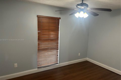 Condominio en venta en Miami, Florida, 2 dormitorios, 65.68 m2 № 2034506 - foto 25