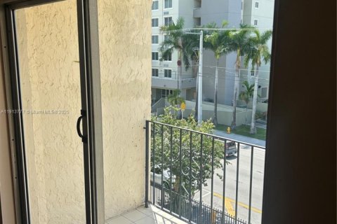 Condominio en venta en Miami, Florida, 2 dormitorios, 65.68 m2 № 2034506 - foto 13