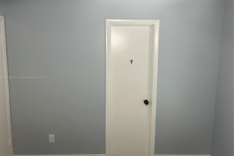 Condominio en venta en Miami, Florida, 2 dormitorios, 65.68 m2 № 2034506 - foto 21