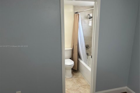 Condominio en venta en Miami, Florida, 2 dormitorios, 65.68 m2 № 2034506 - foto 20