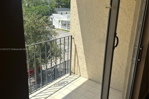 Condominio en venta en Miami, Florida, 2 dormitorios, 65.68 m2 № 2034506 - foto 12