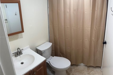 Condominio en venta en Miami, Florida, 2 dormitorios, 65.68 m2 № 2034506 - foto 19
