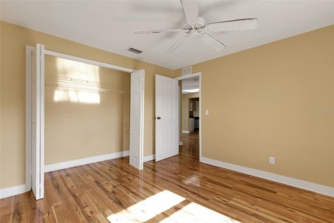 House in Cape Coral, Florida 3 bedrooms, 154.5 sq.m. № 1743065 - photo 22