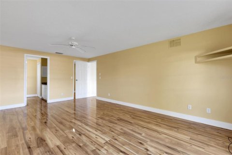 House in Cape Coral, Florida 3 bedrooms, 154.5 sq.m. № 1743065 - photo 20