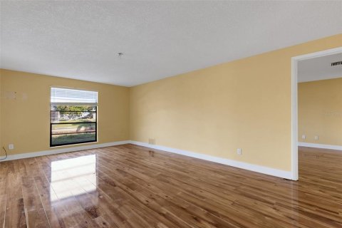 House in Cape Coral, Florida 3 bedrooms, 154.5 sq.m. № 1743065 - photo 9