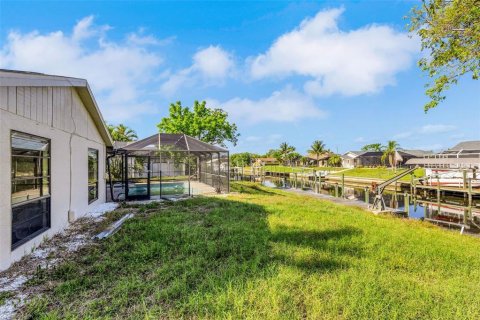 House in Cape Coral, Florida 3 bedrooms, 154.5 sq.m. № 1743065 - photo 29
