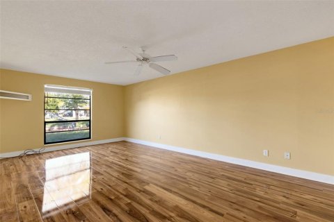 House in Cape Coral, Florida 3 bedrooms, 154.5 sq.m. № 1743065 - photo 19