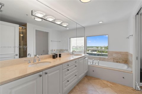 Condominio en venta en Miami, Florida, 2 dormitorios, 143.07 m2 № 2145705 - foto 29