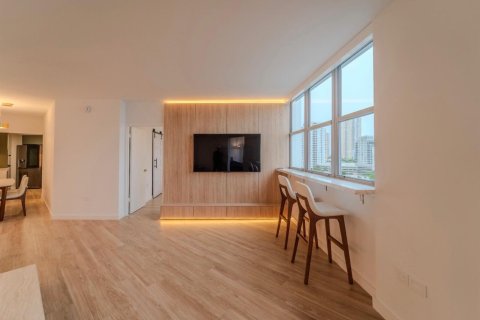 Copropriété à louer à Miami, Floride: 2 chambres, 91.97 m2 № 2401215 - photo 10