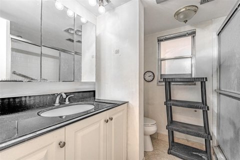 Купить кондоминиум в Лейк-Уорт, Флорида 6 комнат, 102.47м2, № 2152641 - фото 21