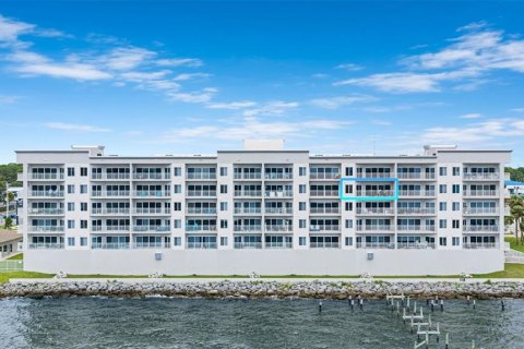 Condominio en venta en Titusville, Florida, 2 dormitorios, 125.42 m2 № 2306691 - foto 3
