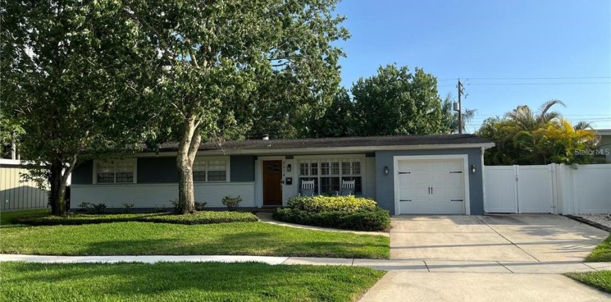 Villa ou maison à Tampa, Floride 3 chambres, 168.15 m2 № 2122420