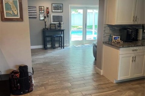 Villa ou maison à louer à Tampa, Floride: 3 chambres, 168.15 m2 № 2122420 - photo 6
