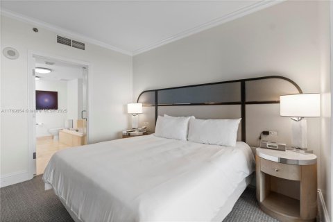 Condo in Miami Beach, Florida  № 2154760 - photo 11