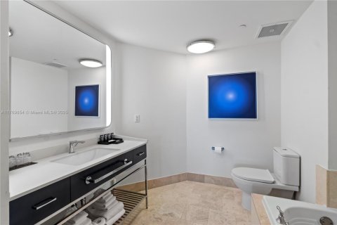 Condo in Miami Beach, Florida  № 2154760 - photo 14