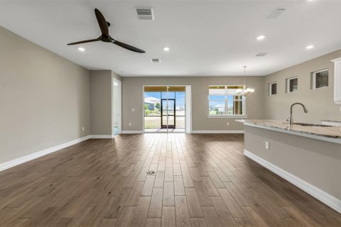 Casa en venta en Port Charlotte, Florida, 4 dormitorios, 188.78 m2 № 1914185 - foto 2