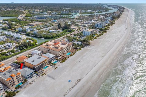 Condo in Indian Rocks Beach, Florida, 2 bedrooms  № 2094057 - photo 28