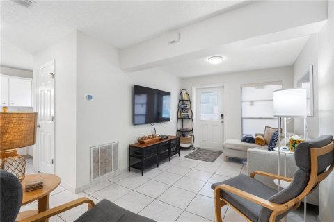 Condo in Indian Rocks Beach, Florida, 2 bedrooms  № 2094057 - photo 13