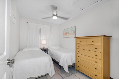 Condo in Indian Rocks Beach, Florida, 2 bedrooms  № 2094057 - photo 29