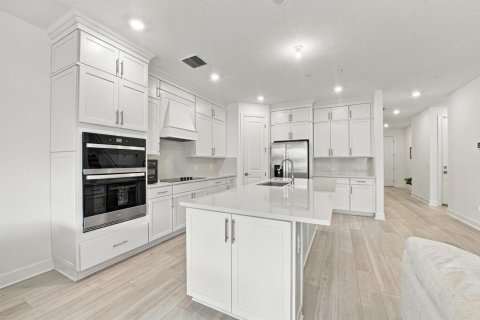 House in Lake Worth, Florida 5 bedrooms, 268.86 sq.m. № 2412349 - photo 21