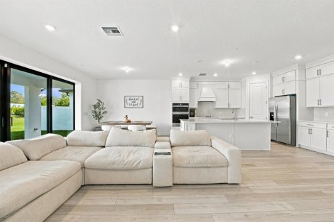 House in Lake Worth, Florida 5 bedrooms, 268.86 sq.m. № 2412349 - photo 11