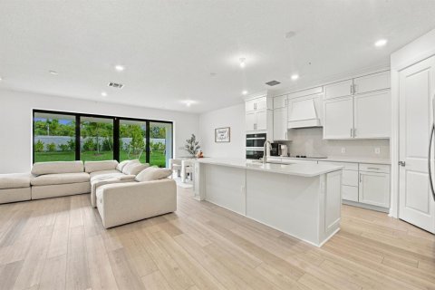 House in Lake Worth, Florida 5 bedrooms, 268.86 sq.m. № 2412349 - photo 23